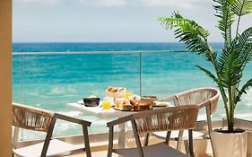 Batis Aero Beachfront Wellbeing Hotel